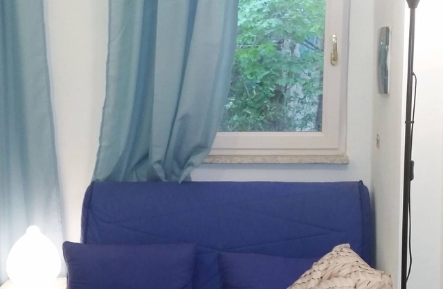 Wohnung 300 Meter vom Meer entfernt in Villa mit Garten