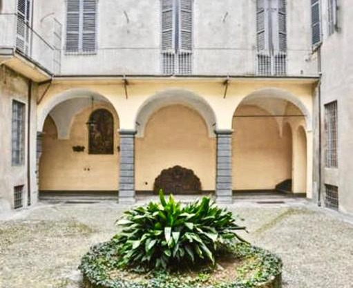 Two rooms apartment in Palazzo Malaspina