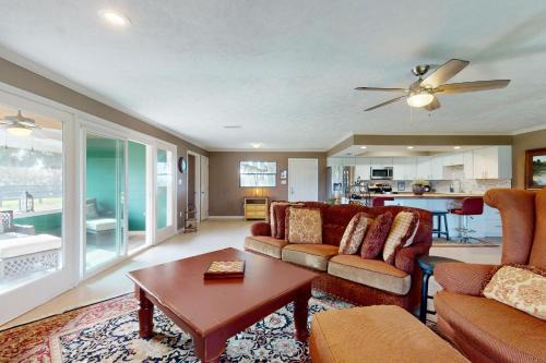 Two Springs Farm Guesthouse - A &B