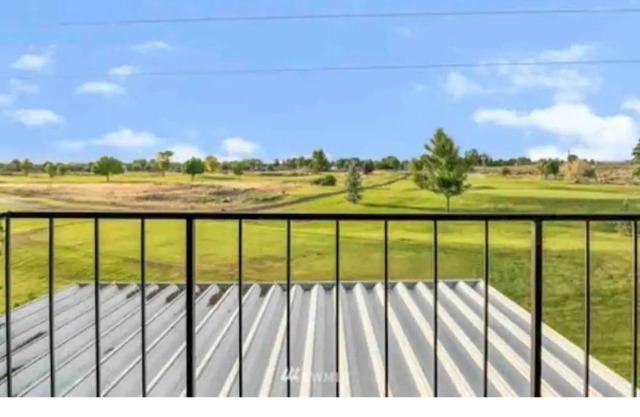 Two story condo on a golf course