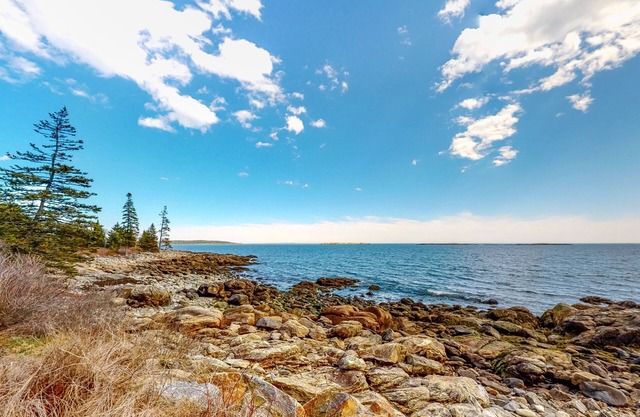 Two-Story Dog-Friendly Home w/Gas Grill, Deck, Bay Views, & near the Ocean!