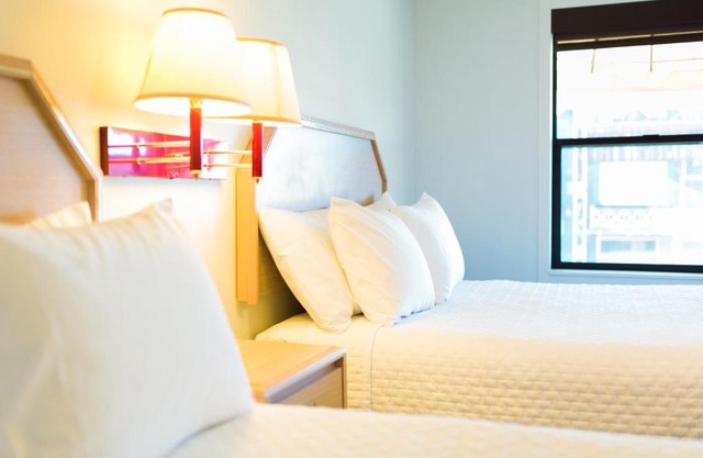 Two Sunsets Hotel