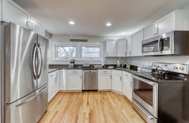 Two wonderful escapes with full kitchens, WiFi, private hot tub, & gas grill
