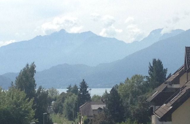 Typ 2 mit Südlage Terrasse mit Blick auf den See von Annecy in 300 Meter