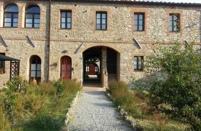 FeWo in Asciano,Pool,Tennisplatz,familienfreundlich,Wi-Fi,Dorfnah,bis 8 Pers