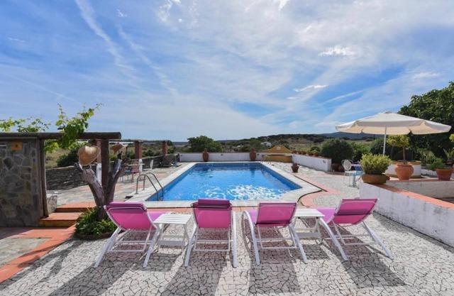 Typical house in Vila Viçosa. W/kitchen, living room, pool, games room, barbecue