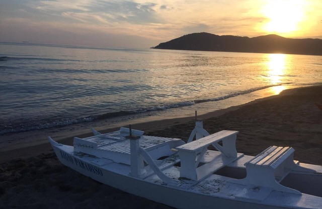 Typisches Haus mit Garten 4 Minuten zu Fuß vom Meer entfernt, in Marina di Carrara,