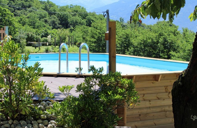 typisches Rustico mit Garten und wunderbarem Blick auf den Comer See und Pool