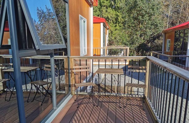 U13 Seaside Serenity: Seal Bay Glamping Retreat
