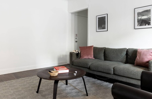 UChicago, Shops + Eats, Lake | Gym + W&D | Zencity