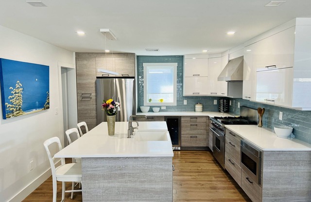 Ultimate Coastal Getaway! New 3 BR - 3 BA Escape!