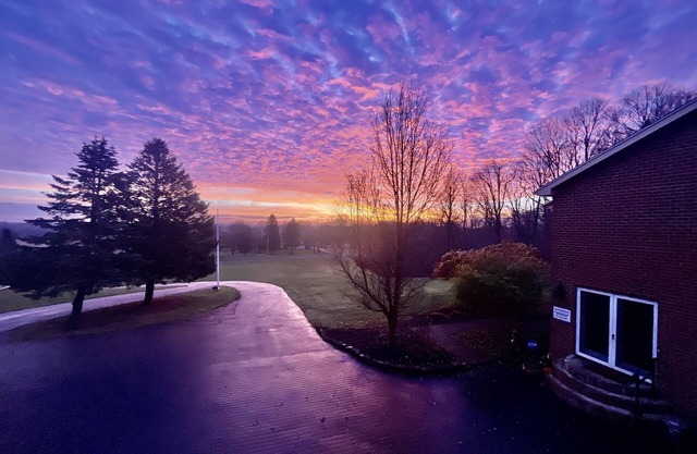 Ultimate Family Retreat:10-Acre, Heated Pool, Hot Tub & More