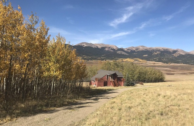 Ultimate Family Vacation Dream in our Cozy Cabin - Perfect for 2-3 Families