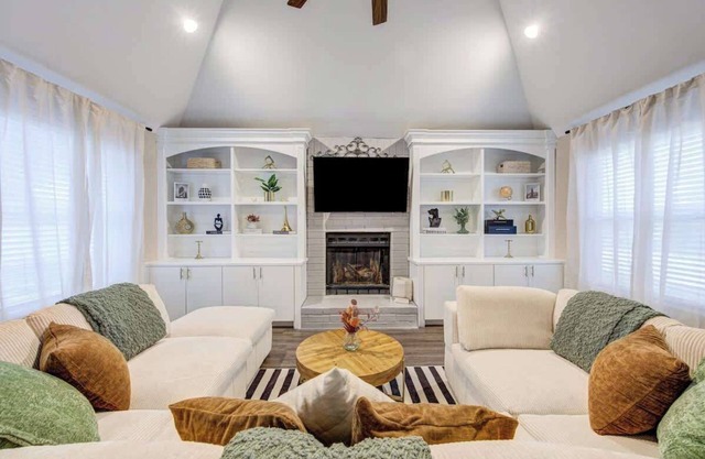 Ultimate Getaway | Explore Katy & Houston in Style