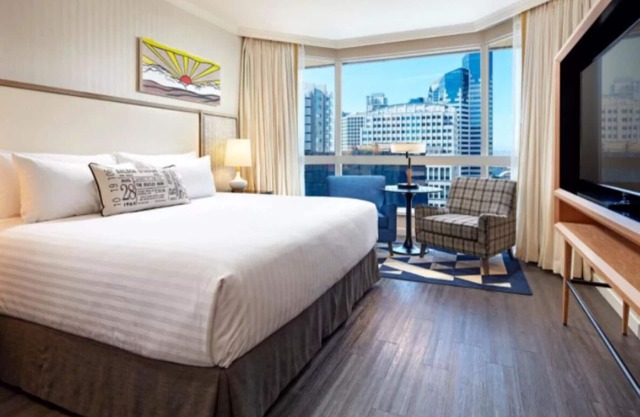 Ultimate Getaway! Modern Unit Near Attractions, Gym, Business Center