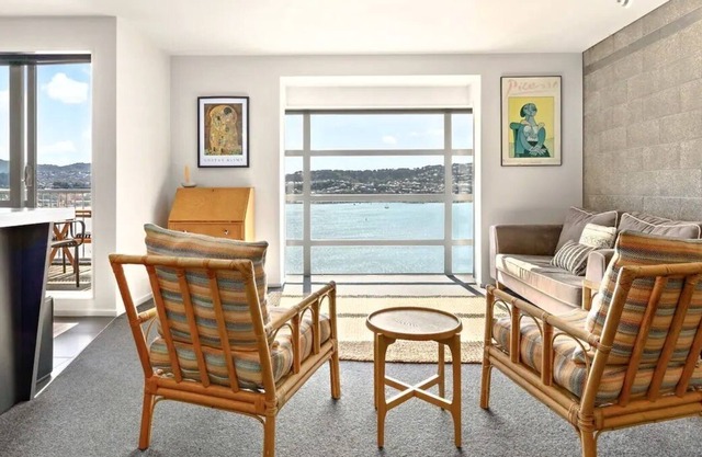 Ultimate getaway overlooking Wellington Harbour