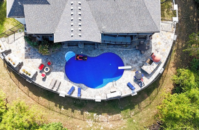 The Ultimate KC BNB-21 Guests-Heated POOL-GoldenTee-Poker-KS Speedway-SportingKC