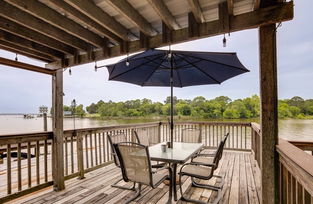Ultimate Lake Livingston Home w/ Boat Dock & Slip!