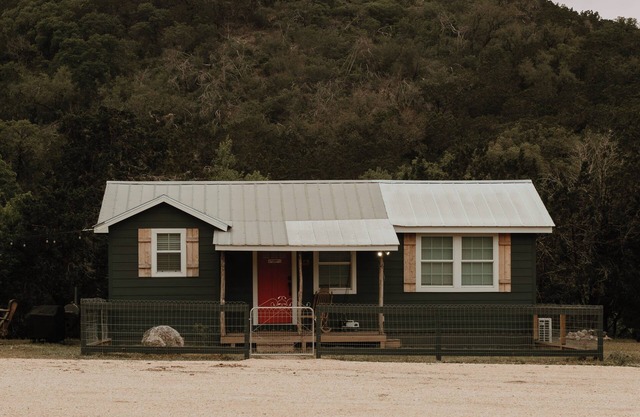 Ultimate Outdoor Escape & Hiking on 6,000 Acres