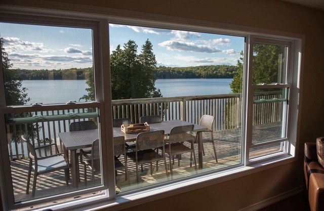 Lazy Loon Lakehouse - Ultimative Privatsphäre auf 500 Fuß Küste und Zauberwald