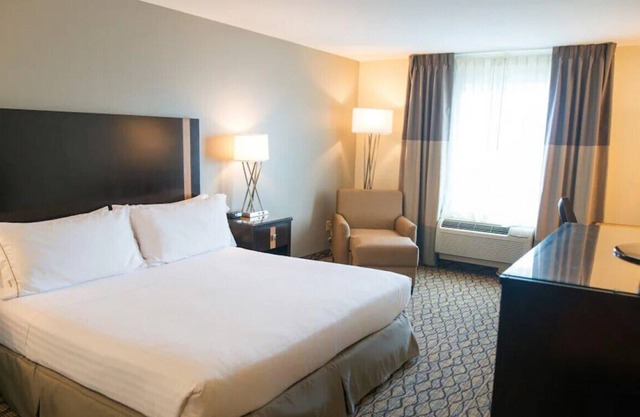 Ultimate Room for Staycation! Free Breakfast