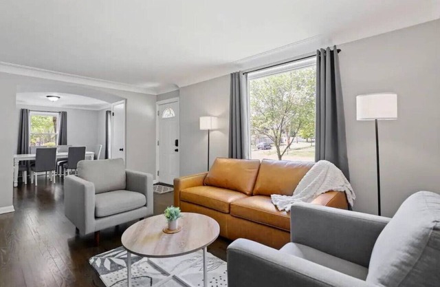 Ultimate Stay w/ Gym & Game Room Broadview