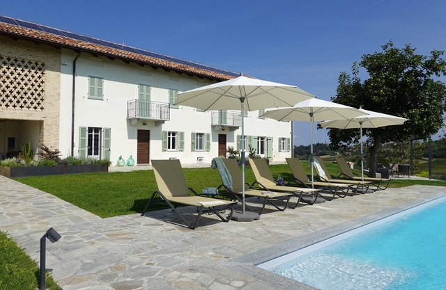 Ultra-luxurious 6-bedroom villa with AC, WiFi in marvelous Piemonte