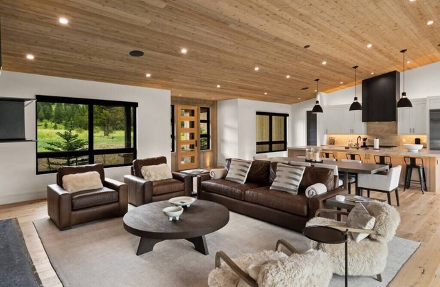 ULTRA Luxury NEW Home with private sledding hill