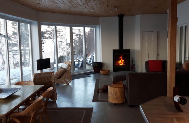 2015 Villa ultramodern am Fluss Einmaliger Blick Verlassenen Strand 1. 5km