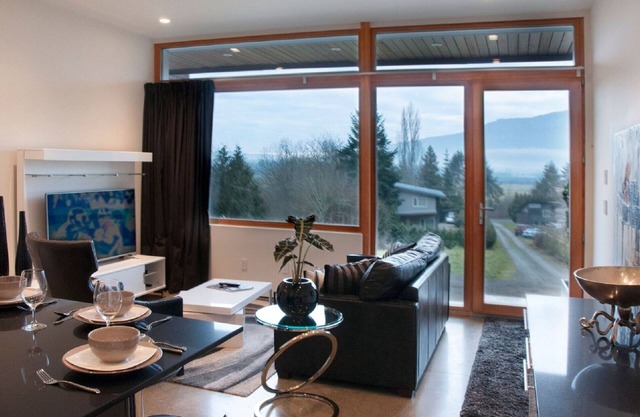 Ultra Modern Architectural Beauty ..... Great Value