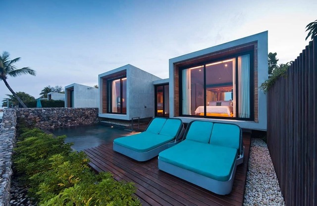 Sehr geräumige Grand Poolvilla am Strand