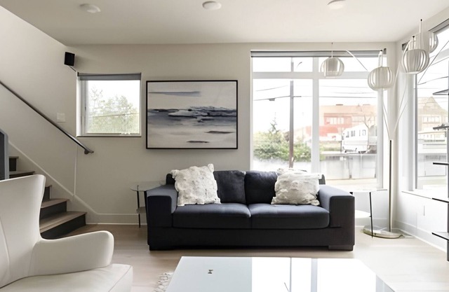 Ultra Stylish 3br w/ Rooftop 15min to Pike Place