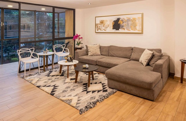 Ultramod Polanco Stay, TVs & Desks in Each Room!