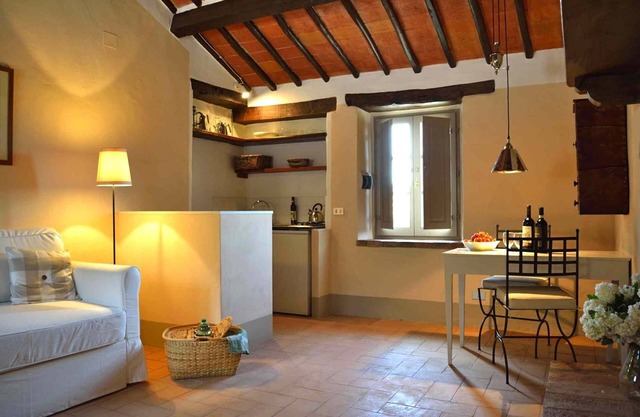 Umbrien - charmante Wohnung in Castello di Montegiove