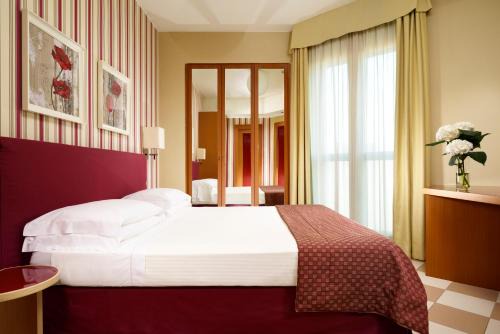 UNA Hotels The One Milano Hotel & Residence