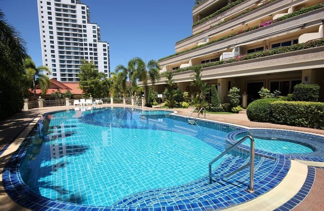 Unschlagbarer Bungalow direkt im Pool am Nordic Park Hill Jomthien Royal Cliff