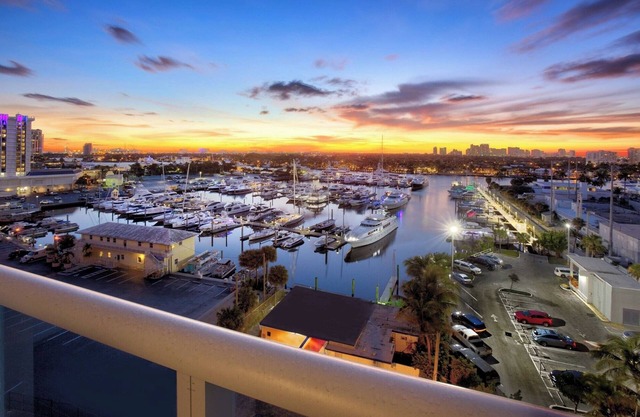 Unbeatable Marina Views, Pool, Near Las Olas Boulevard and Riverwalk