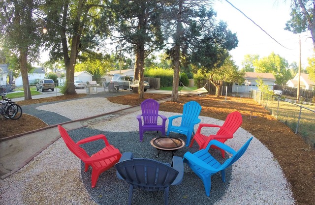 UNC Hideaway | King Beds, Backyard & Bicycles