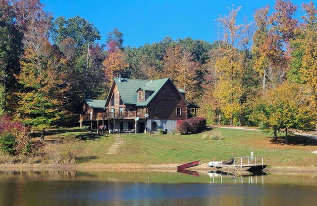Underwood Home w / 40 Acres, Feuerstelle und privater See