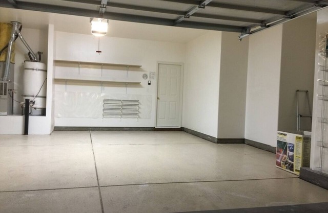 Casa de diseño sin muebles. Capacidad para 6 personas.