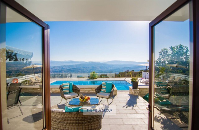 Freie Sicht auf die Landschaft in dieser renovierten Villa mit 3 Schlafzimmern