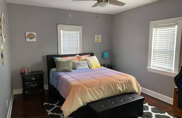 Unique 1 bedroom apartment in a very safe neighborhood