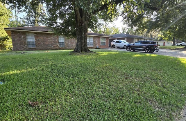 Unique 10 Bedroon/4.5 Bath Near BTR