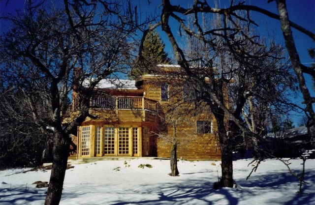 Unique, 2.5-floor all-wood house and guest cottage on a 35-acre estate