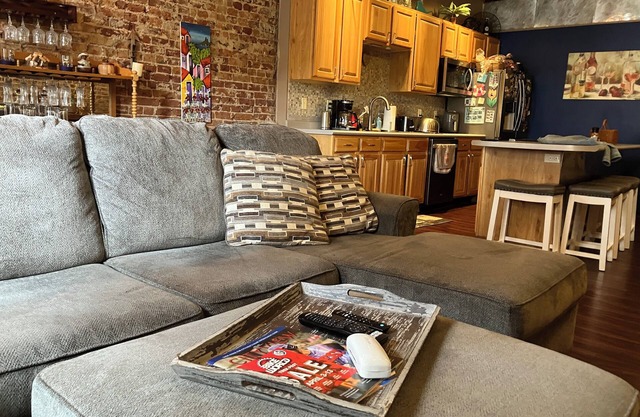 Unique 2 Bedroom loft located downtown in the Heart of Des Moines' East Village