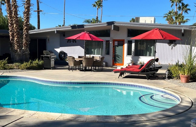 Unique 2 Master Suite Pool Home, Relaxing Yard with Mountain Views
