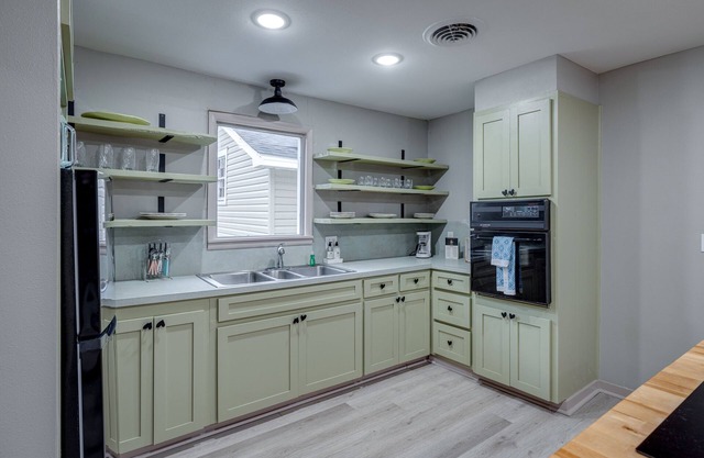 Unique 3 bedroom Throwback