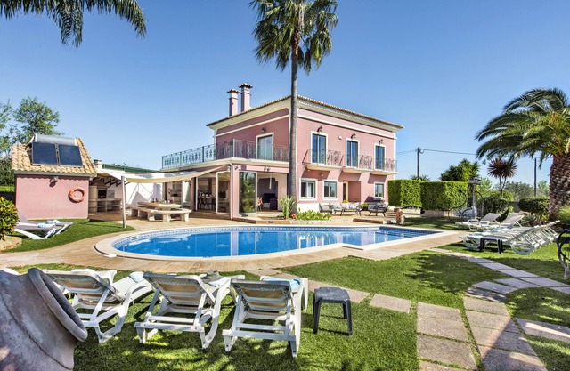 Unique 6 Bedroom All Ensuite Villa in Algarve + Heated Pool (on request)