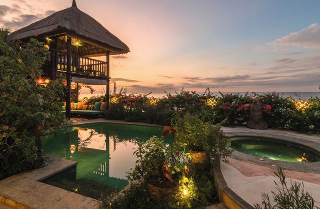 Unique & Beautiful Bohemian Style Beachfront Villa