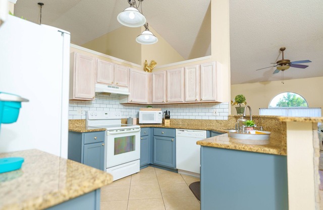 Unique, Clean, Stylish 3bd 2b- close to river, beaches, L3harris